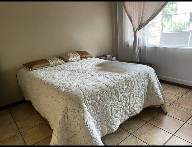 2 BEDROOM APARTMENT FOR SALE IN VANDERBIJLPARK CW 3